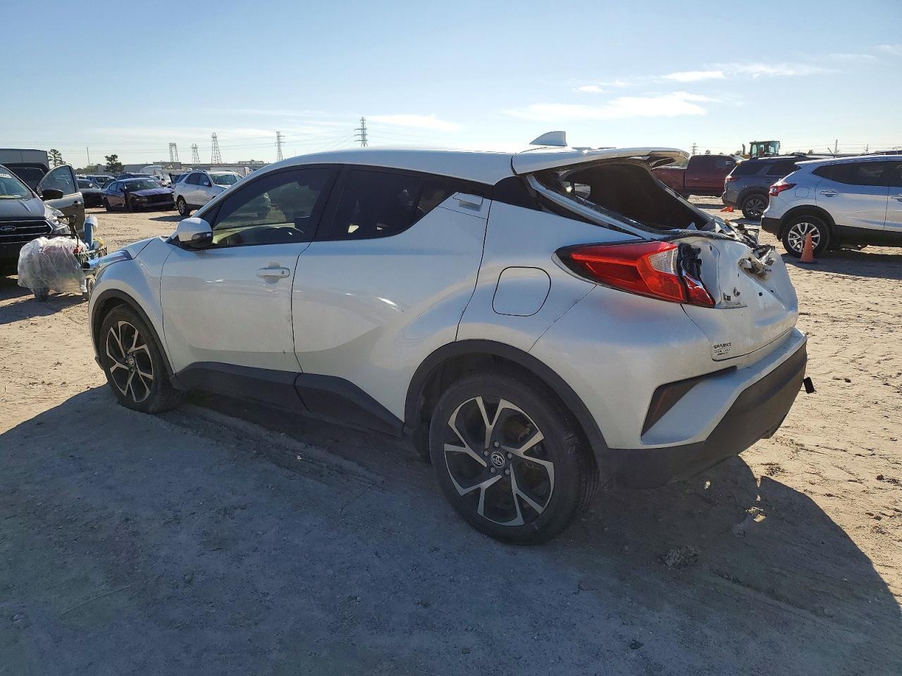2021 Toyota C-Hr Xle - Фото 2