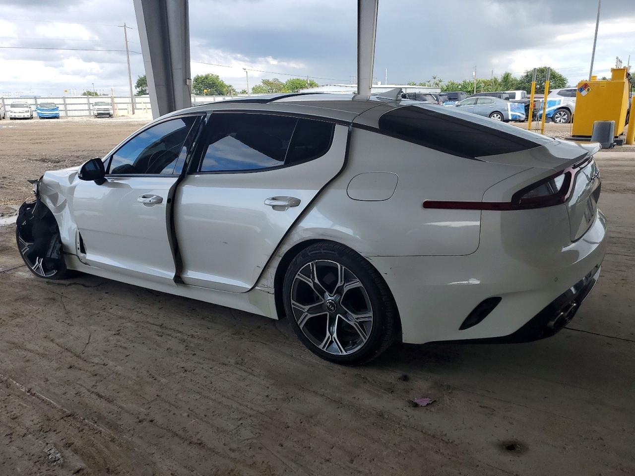 2021 Kia Stinger - Image 2
