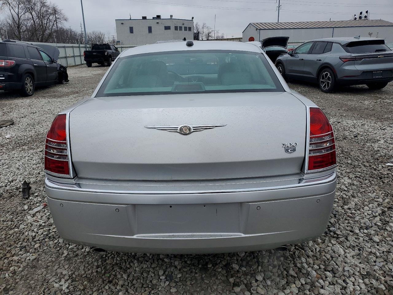 2005 Chrysler 300C - Image 6
