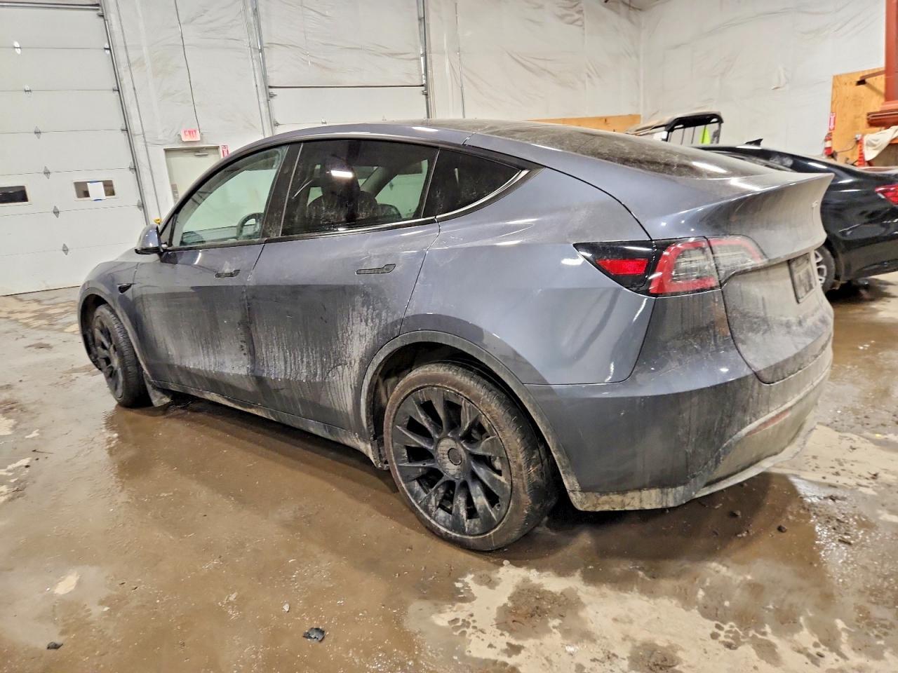 2023 Tesla Model Y - Image 2