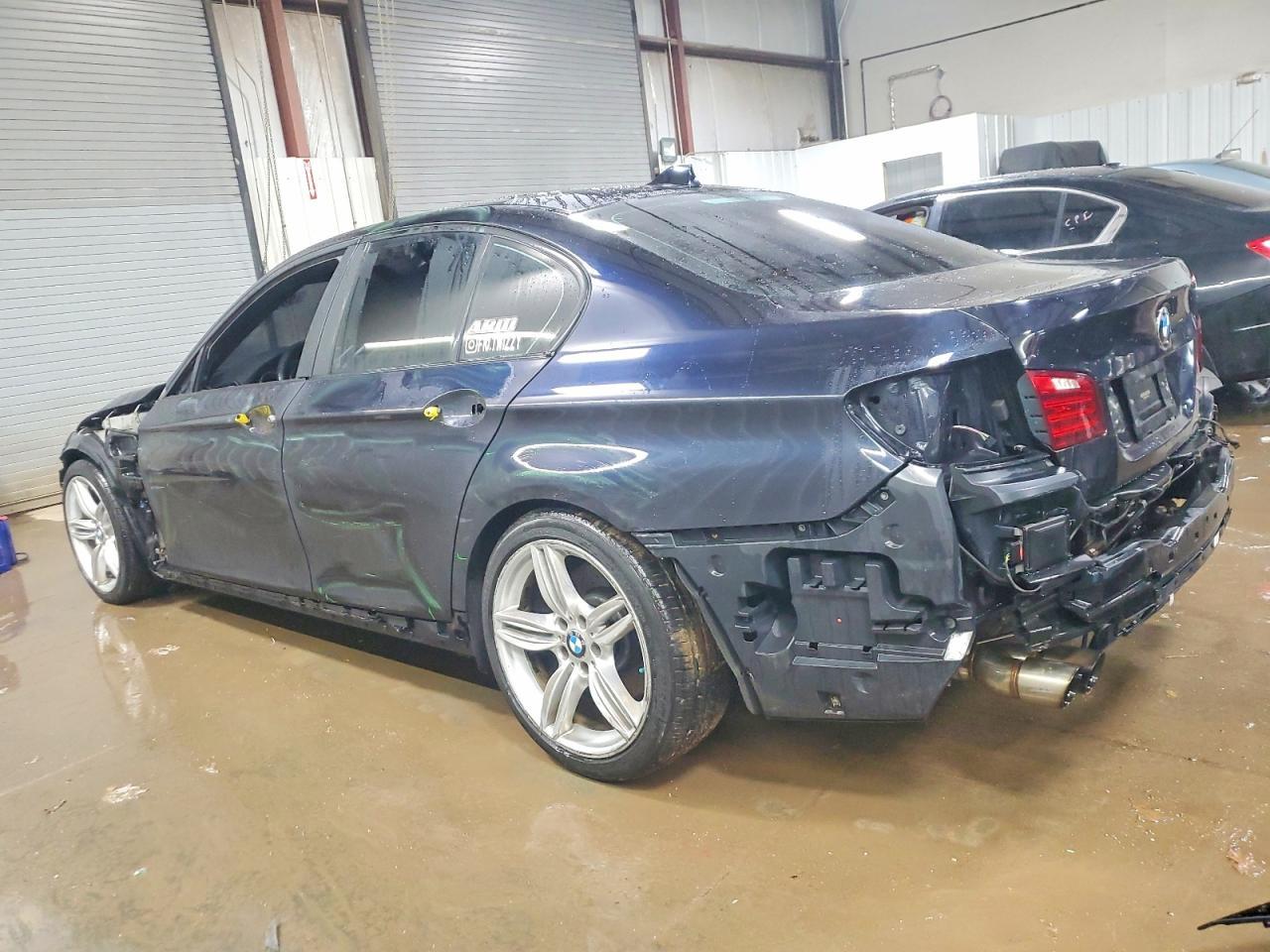 2015 BMW 550 Xi - Фото 2