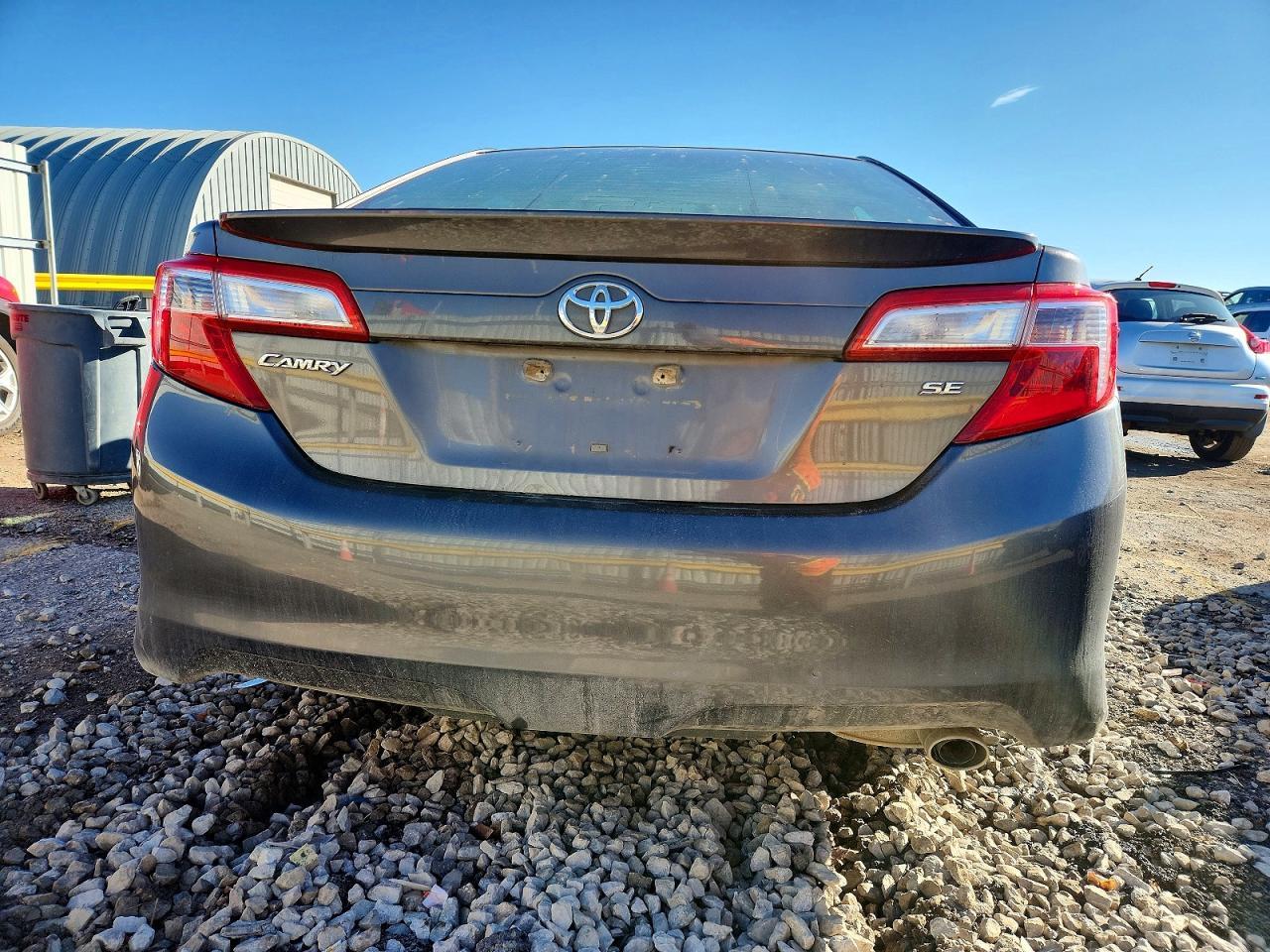 2014 Toyota Camry L - Фото 6