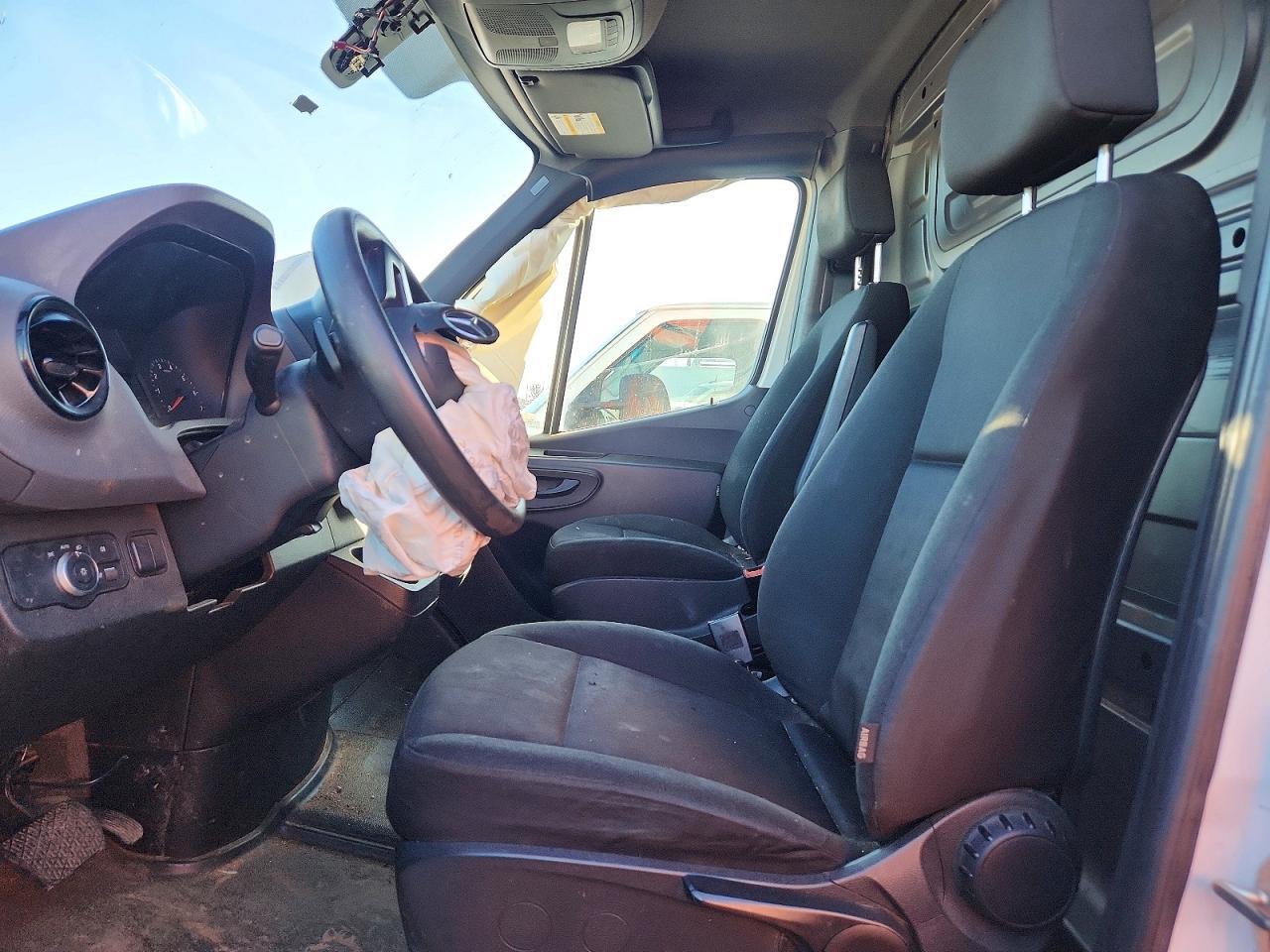 2021 Mercedes Benz Sprinter 1500 Utility / Service Van - Image 7