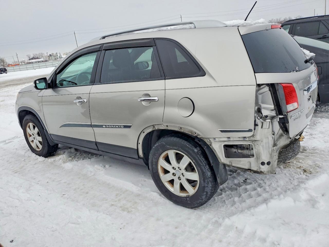 2013 Kia Sorento Lx - Image 2