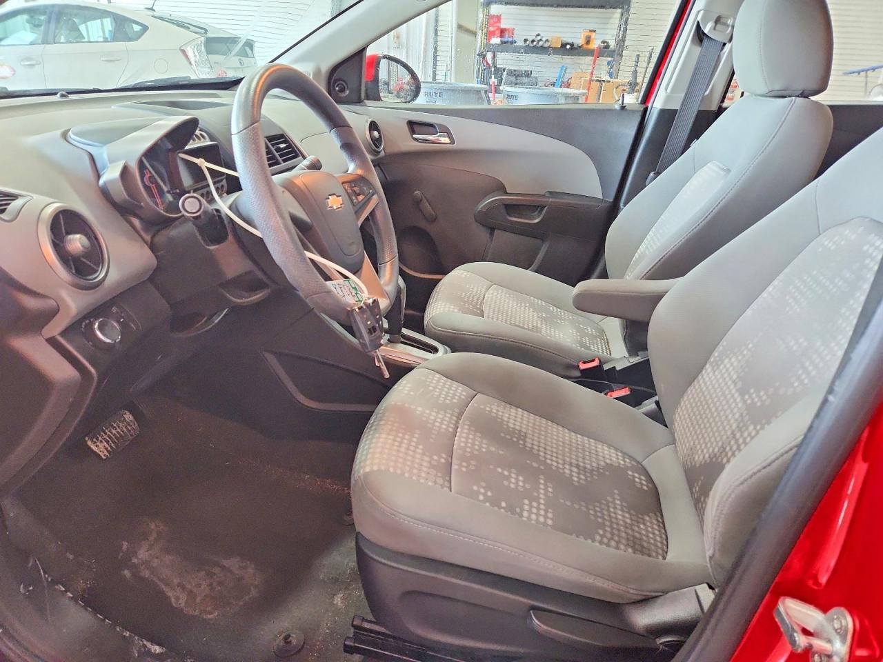 2014 Chevrolet Sonic Ls - Image 7