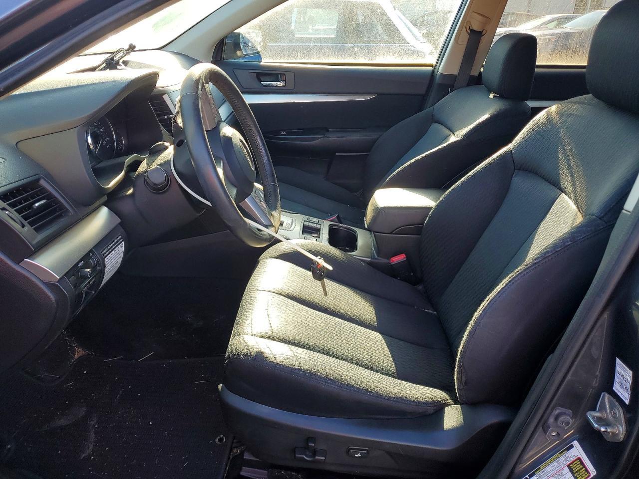 2010 Subaru Outback - Image 7
