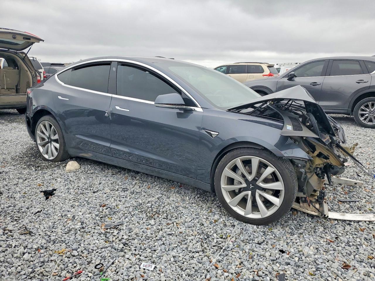 2018 Tesla Model 3 - Фото 4