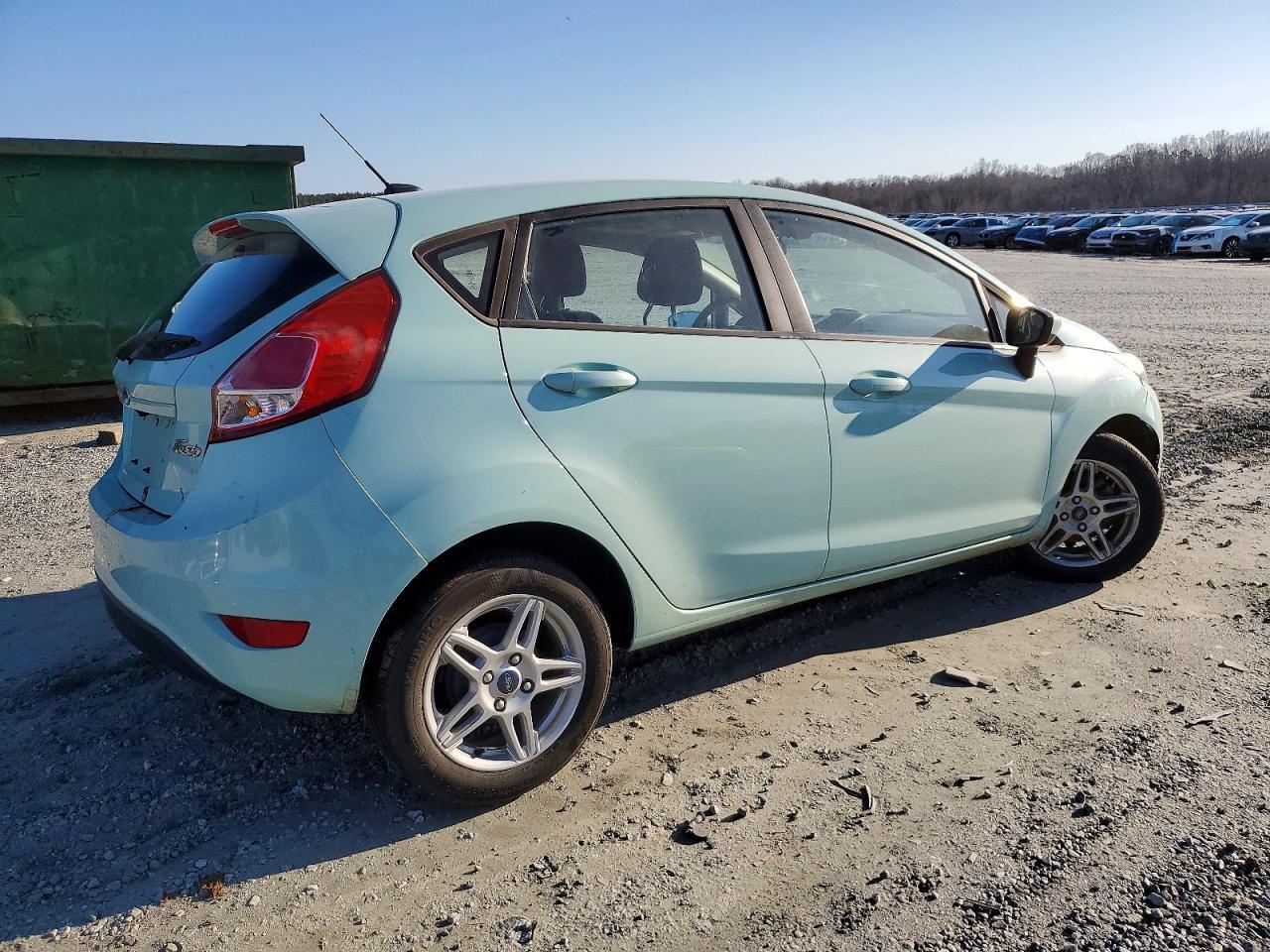 2019 Ford Fiesta Se - Image 3