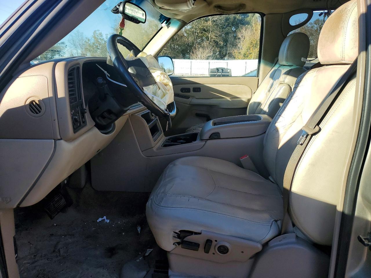 2003 Chevrolet Suburban - Фото 7