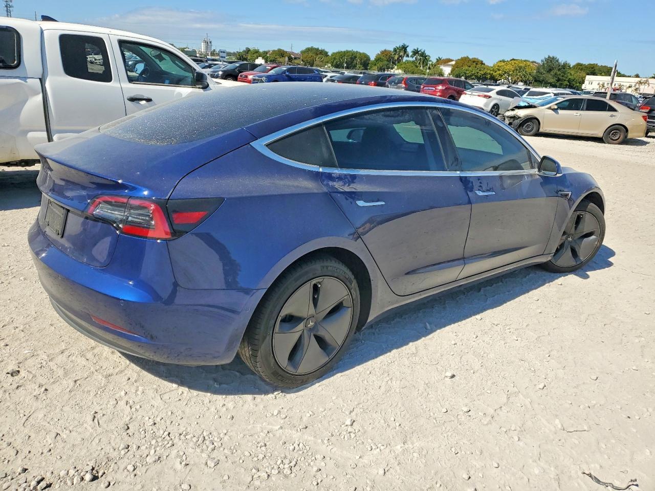 2020 Tesla Model 3 - Image 3