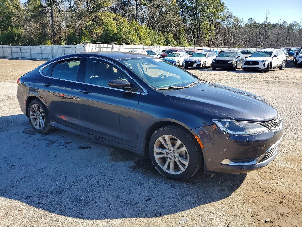 2017 Chrysler 200 Limited - Image 4
