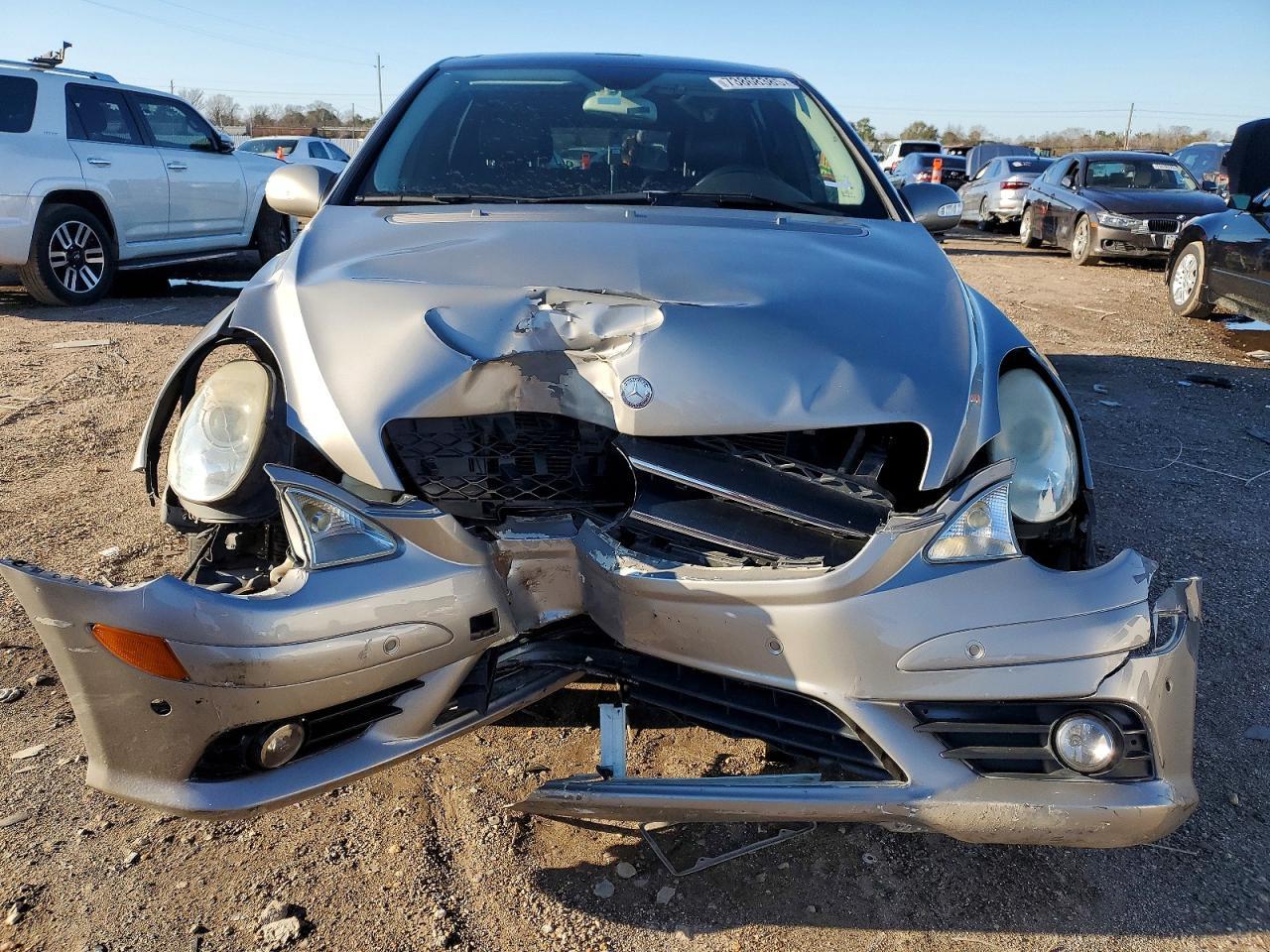 2009 Mercedes-Benz R 350 4Matic - Image 5