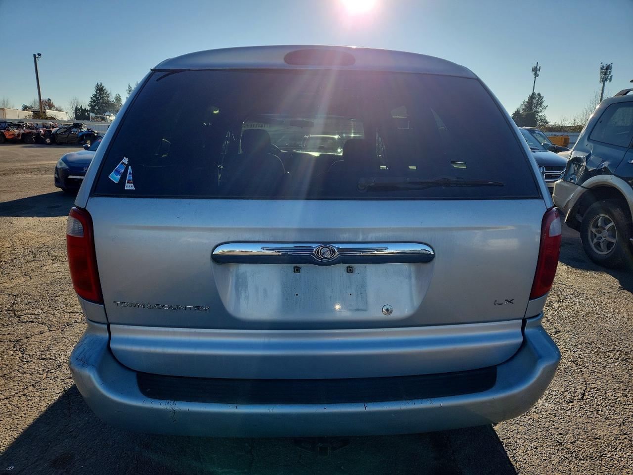 2001 Chrysler Town & Country Lx - Фото 6