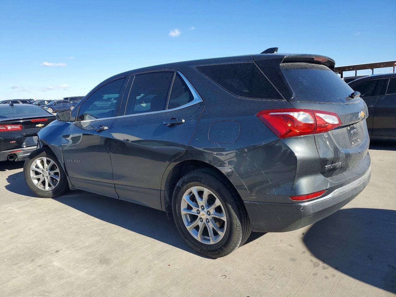 2021 Chevrolet Equinox Lt - Image 2