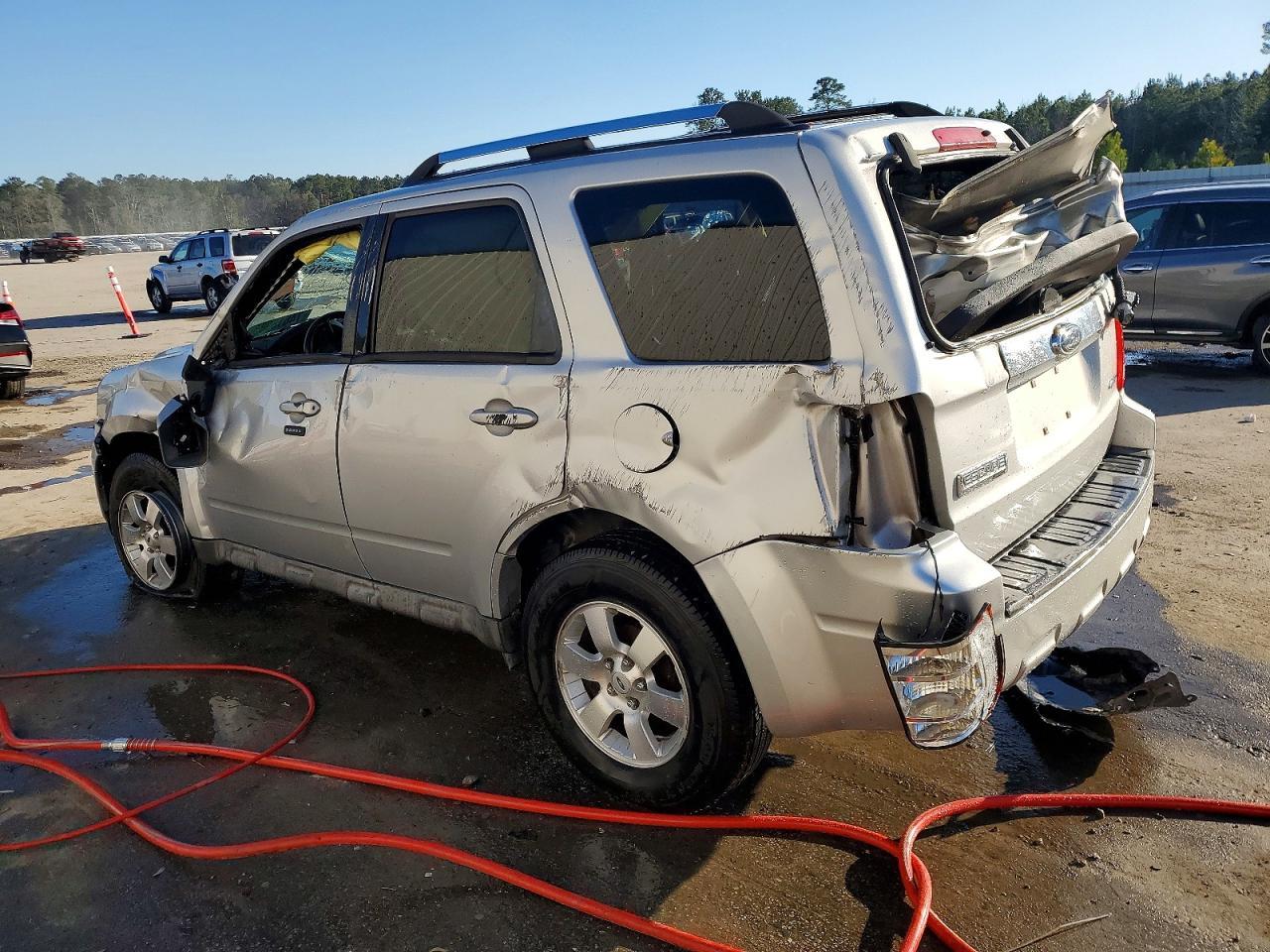 2009 Ford Escape Limited - Image 2