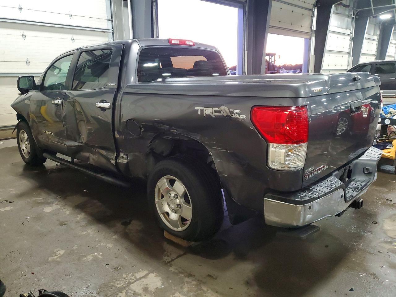 2011 Toyota Tundra Crewmax Limited - Фото 2