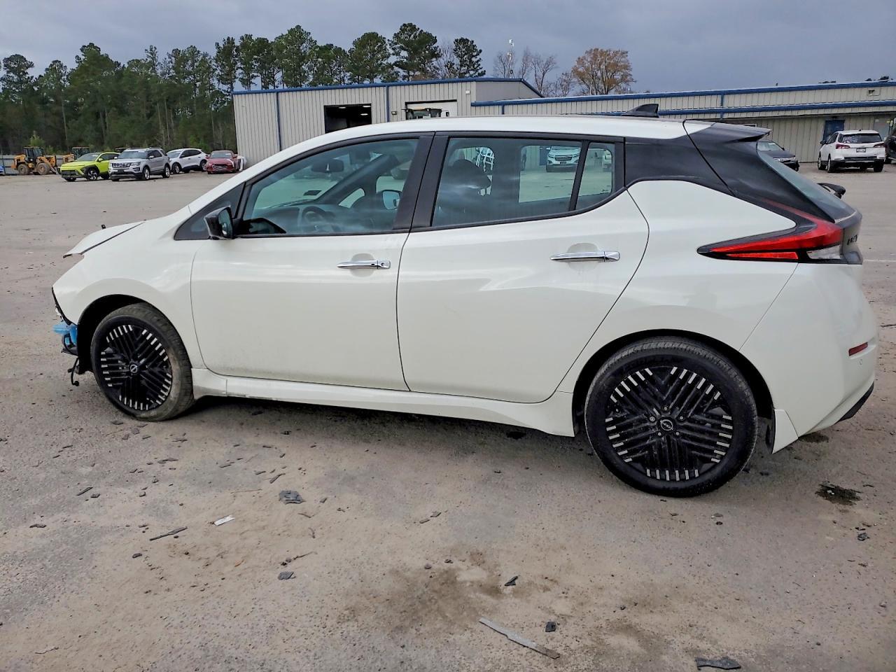 2023 Nissan Leaf Sv Plus - Image 2