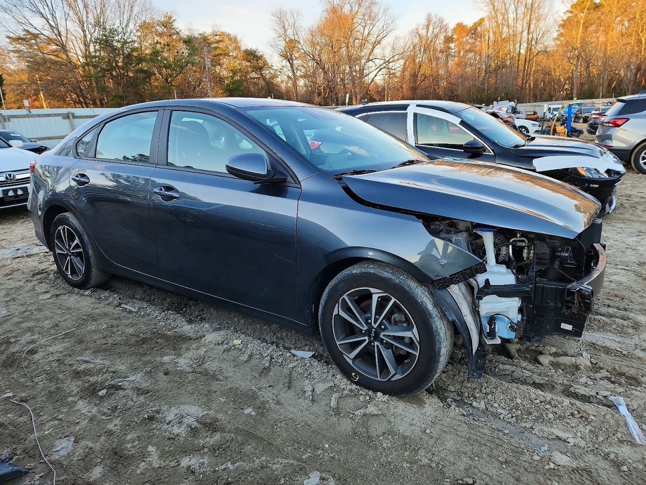 2022 Kia Forte Fe - Фото 4