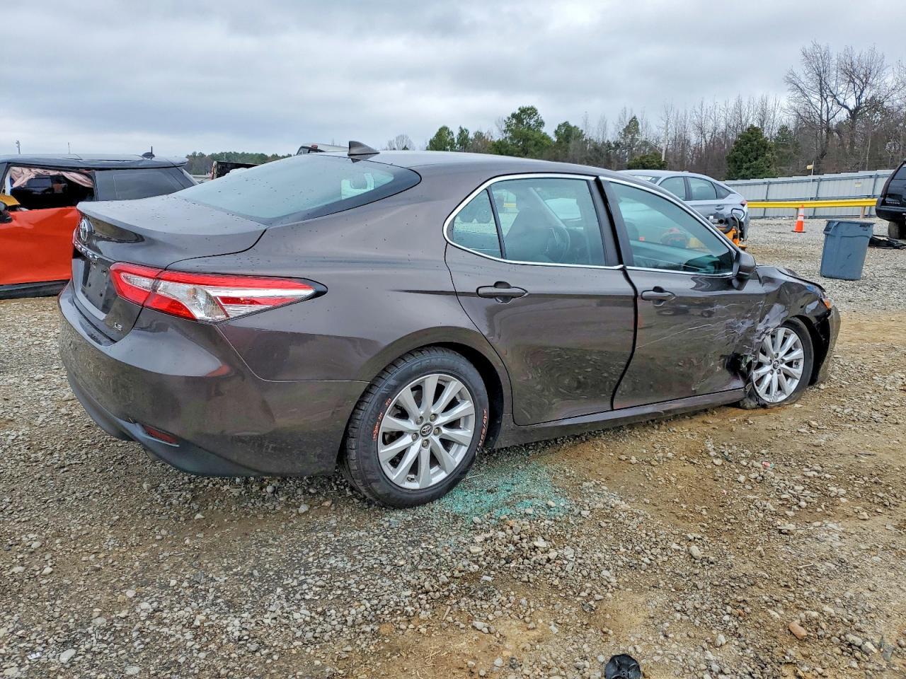 2019 Toyota Camry L - Image 3