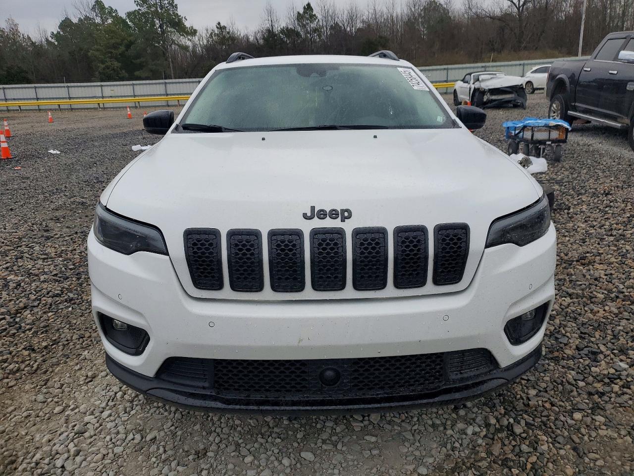 2023 Jeep Cherokee Altitude Lux - Image 5