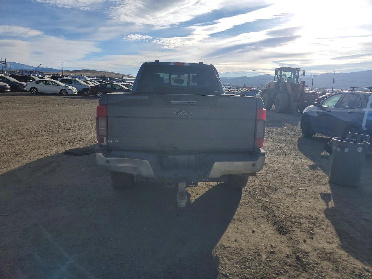 2022 Ford F350 Super Duty - Image 6