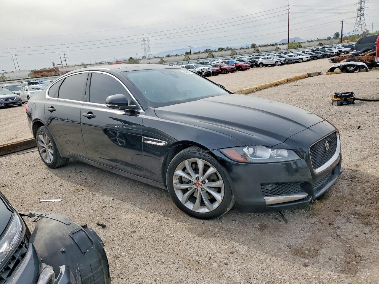 2019 Jaguar Xf Premium - Image 4
