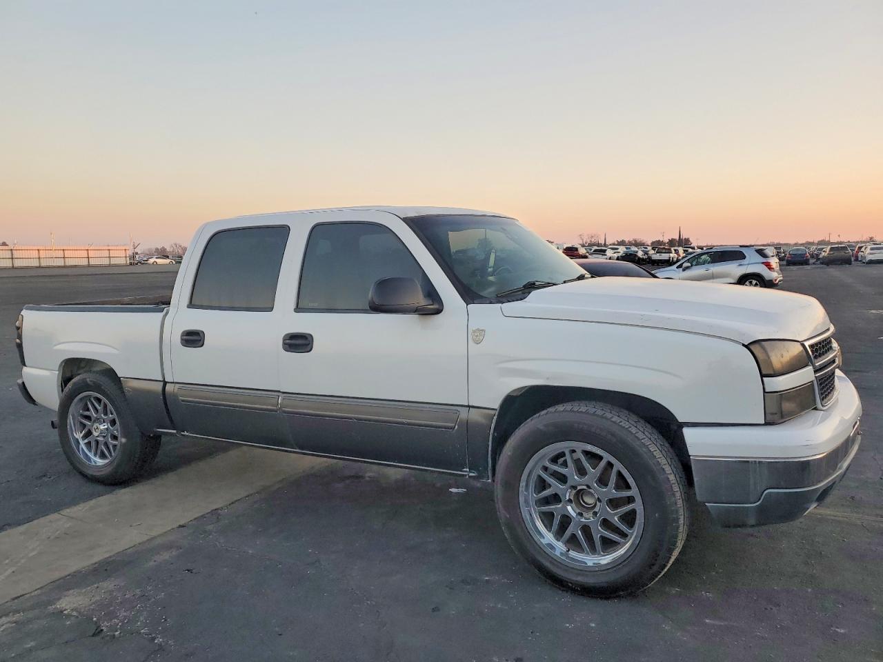 2006 Chevrolet Silverado C1500 - Image 4