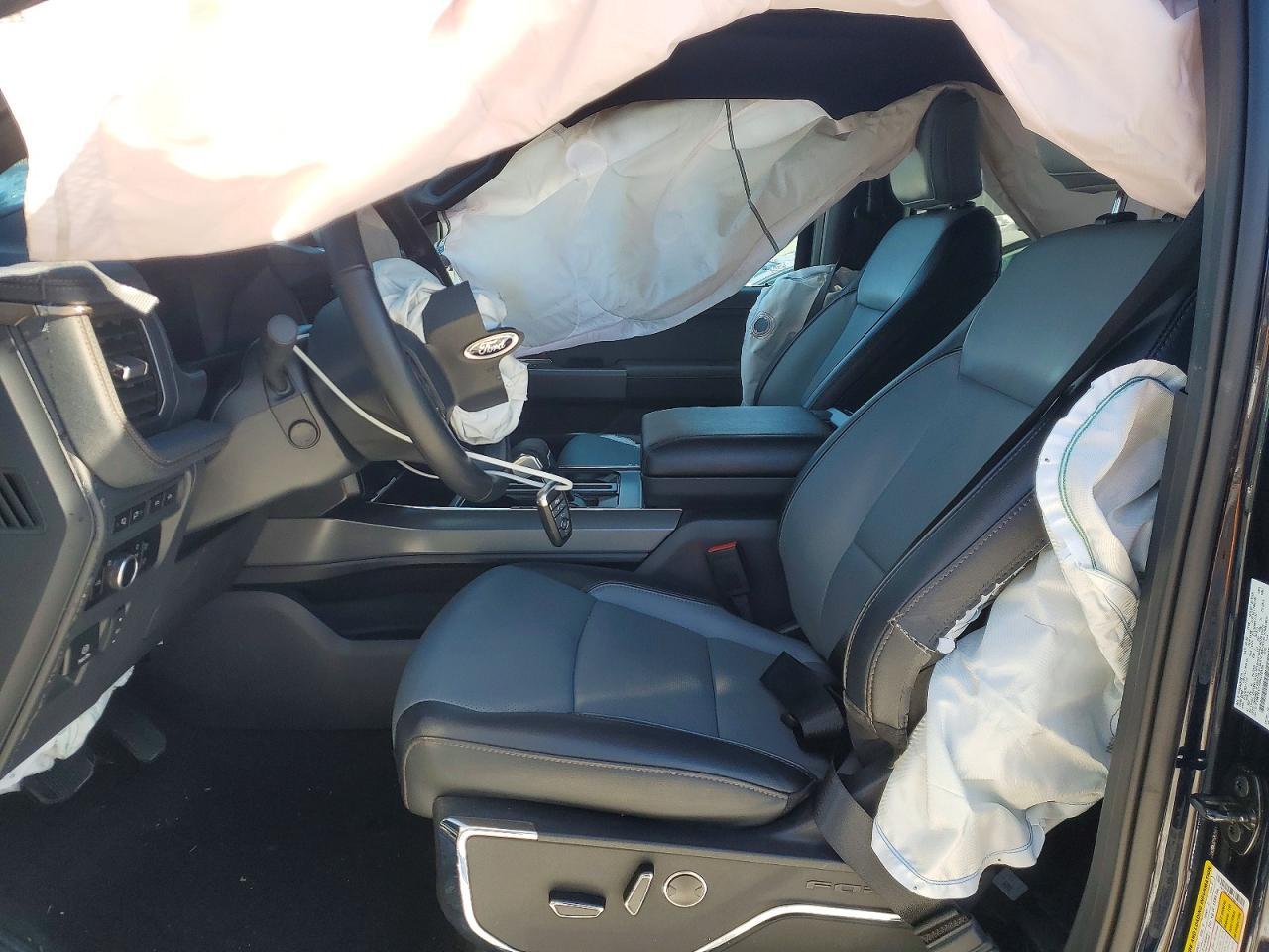 2023 Ford F150 Lightning Pro - Фото 7