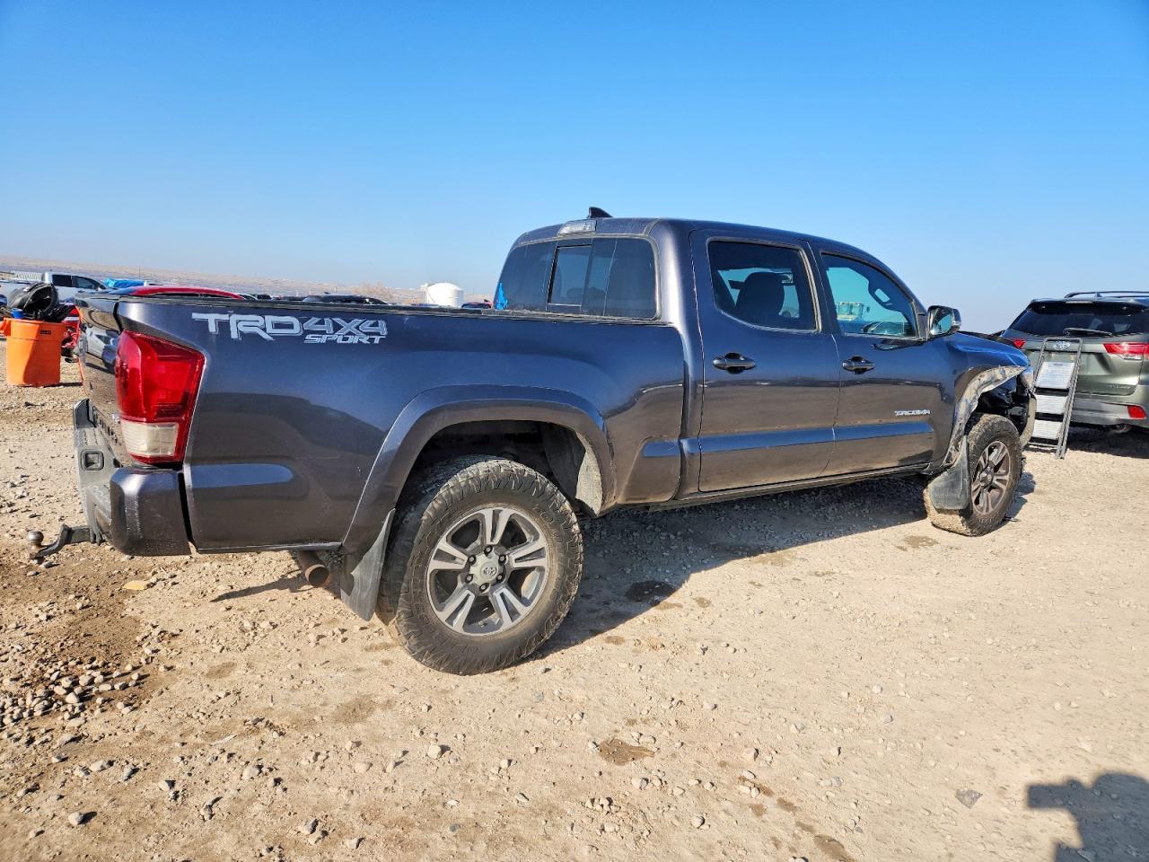 2017 Toyota Tacoma Sr5 V6 - Image 3