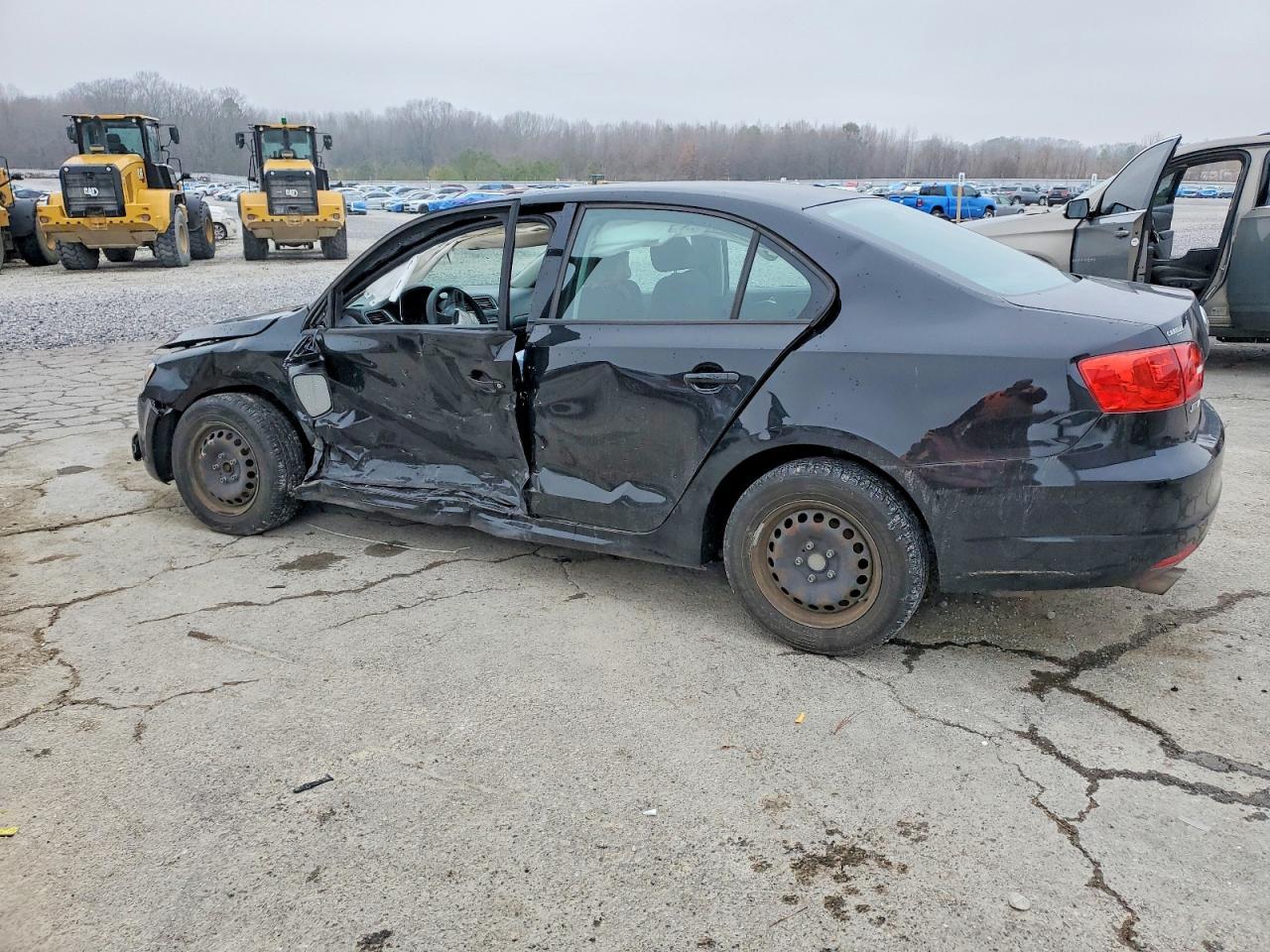 2013 Volkswagen Jetta Base - Image 2