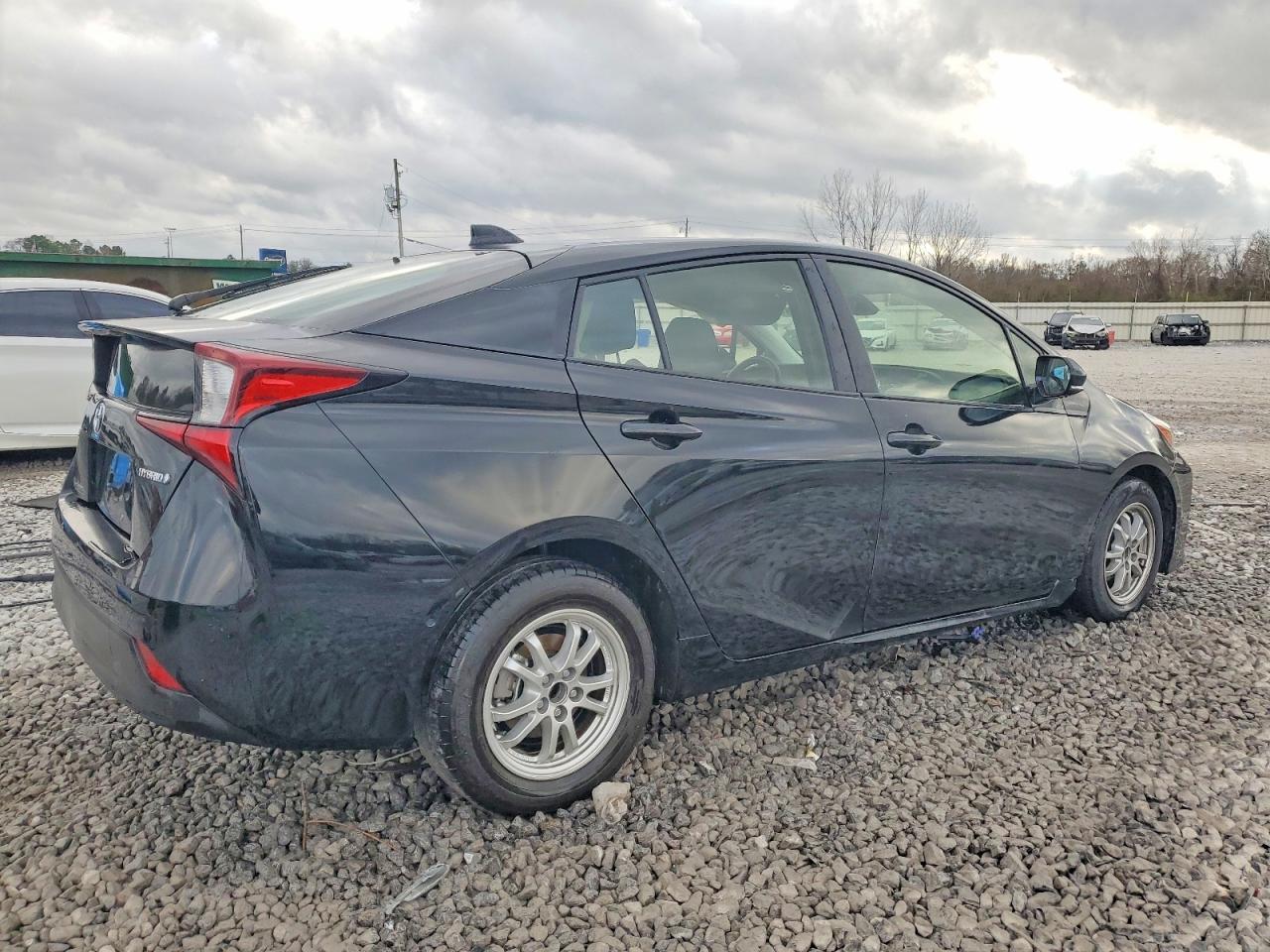 2022 Toyota Prius Le - Image 3