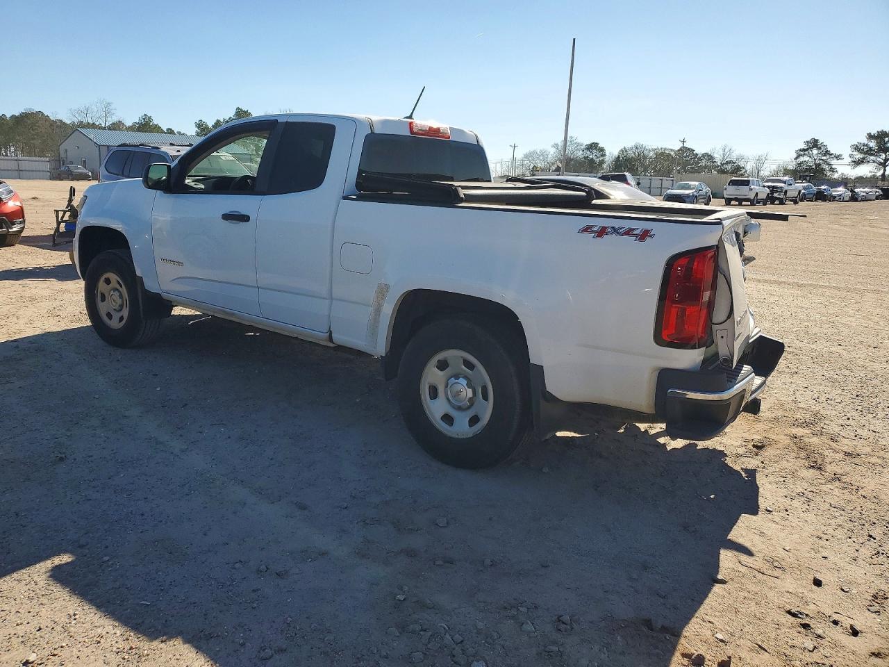 2016 Chevrolet Colorado - Фото 2