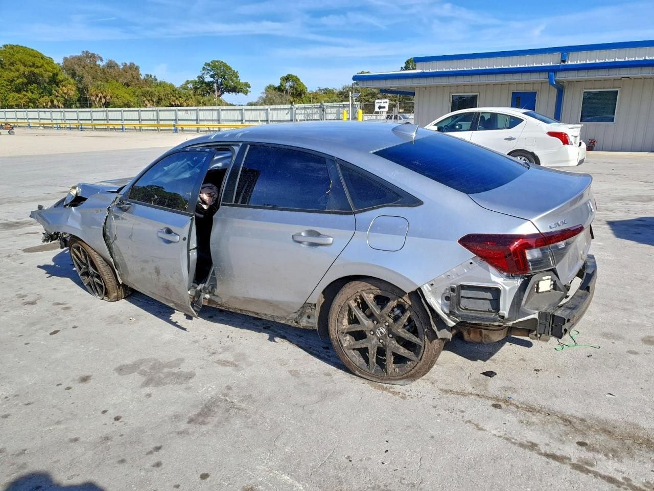 2025 Honda Civic Sport - Фото 2