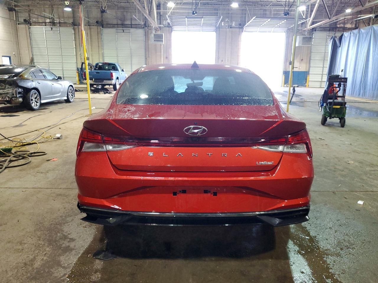 2021 Hyundai Elantra Limited - Фото 6