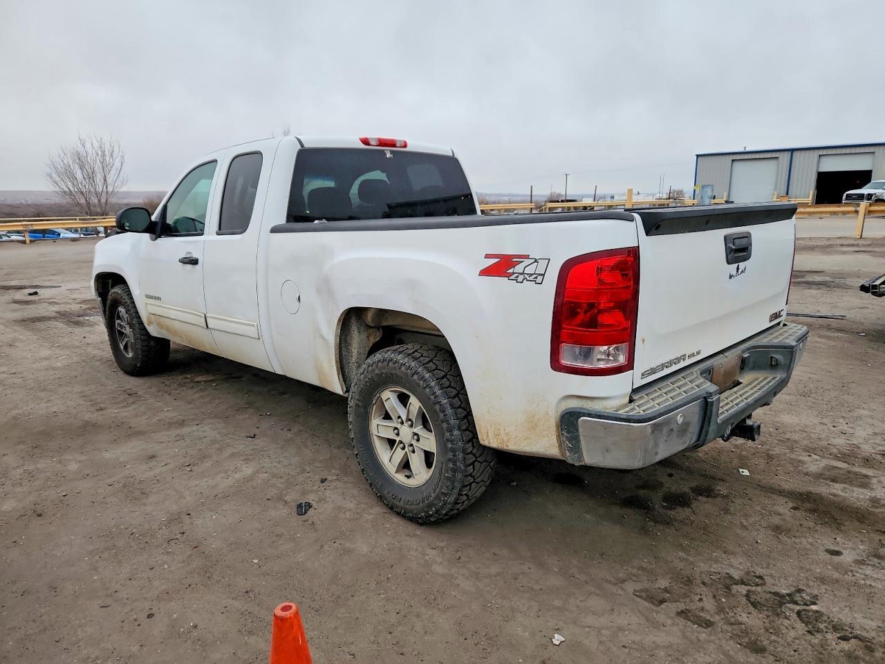2013 GMC Sierra K1500 Sle - Image 2