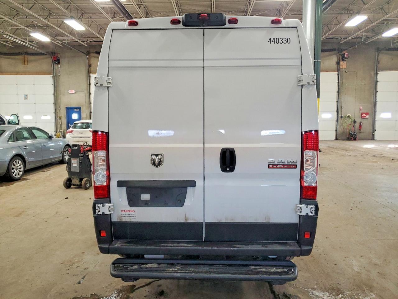 2022 Ram Promaster 2500 Delivery Van - Фото 6