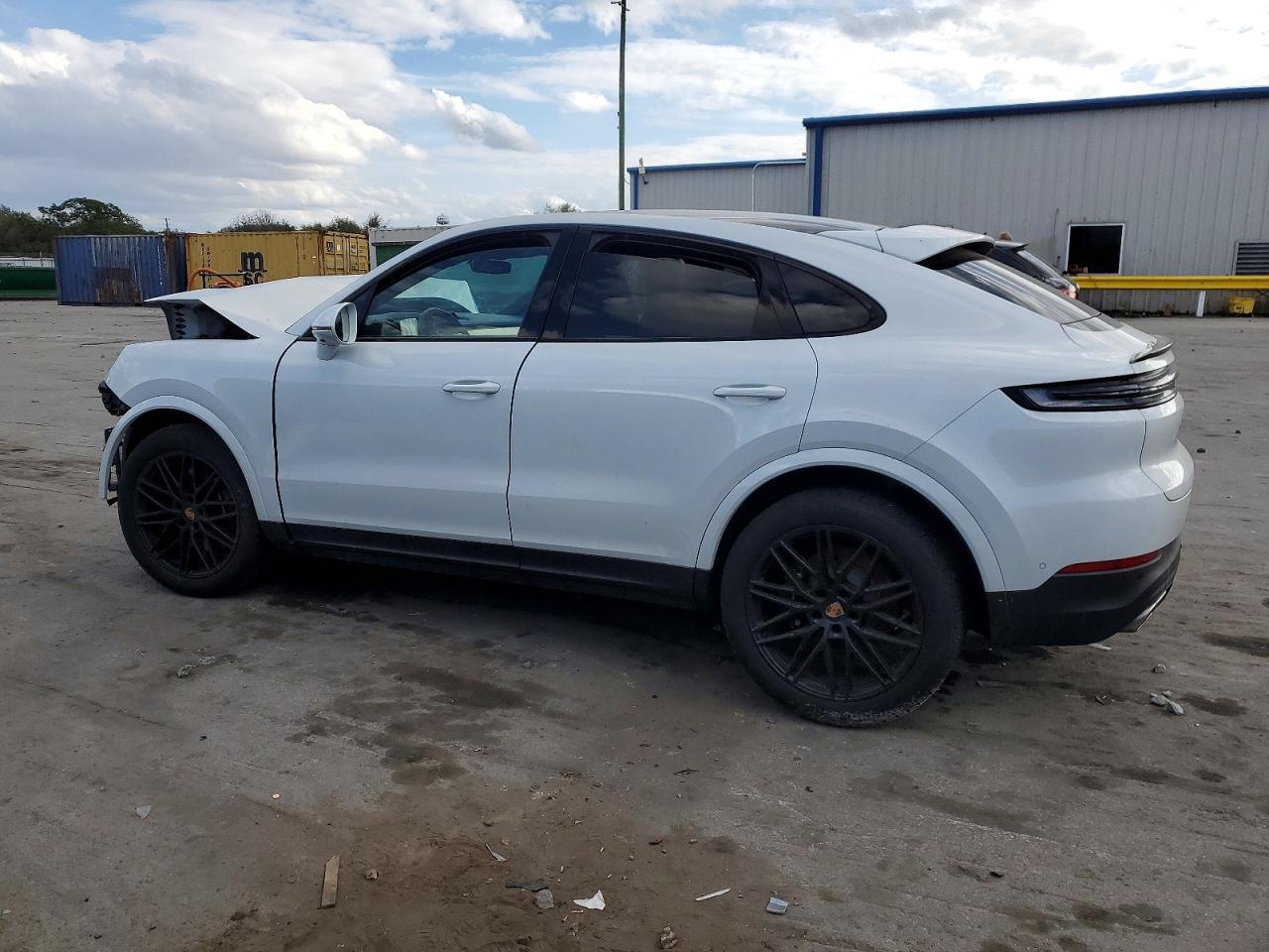 2025 Porsche Cayenne Coupe - Фото 2