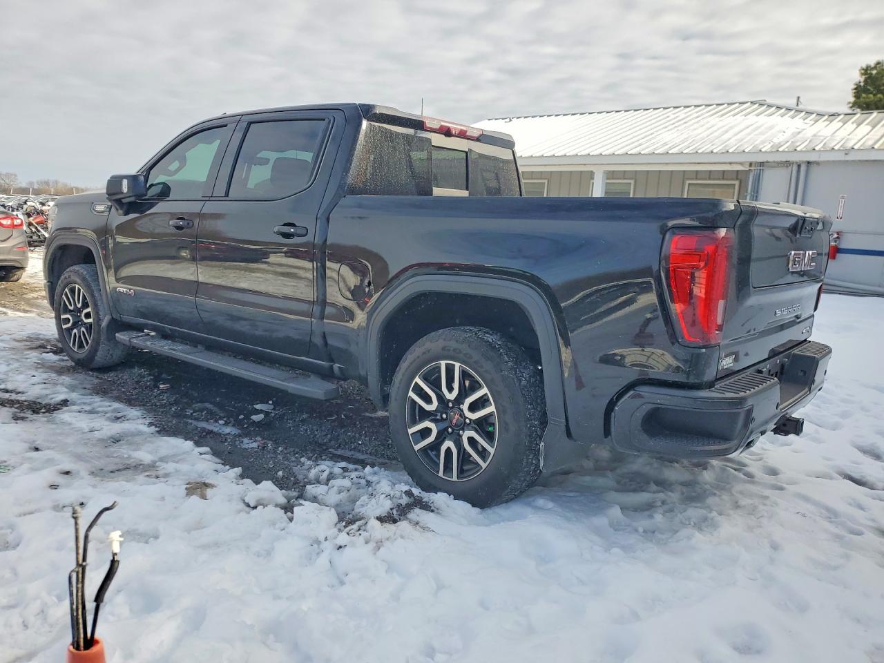 2020 GMC Sierra K1500 At4 - Фото 2