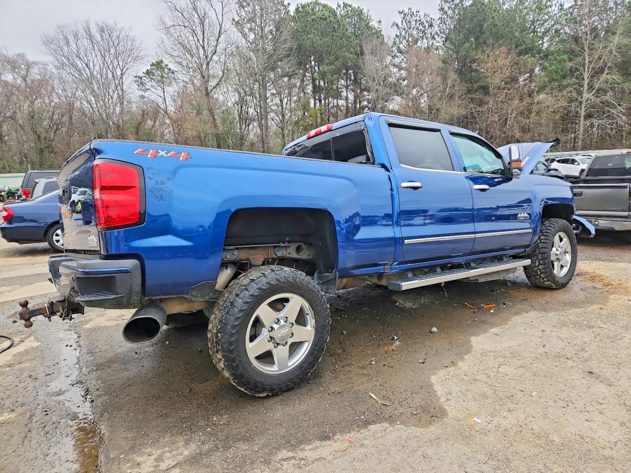 2019 Chevrolet Silverado K2500 High Country - Image 3