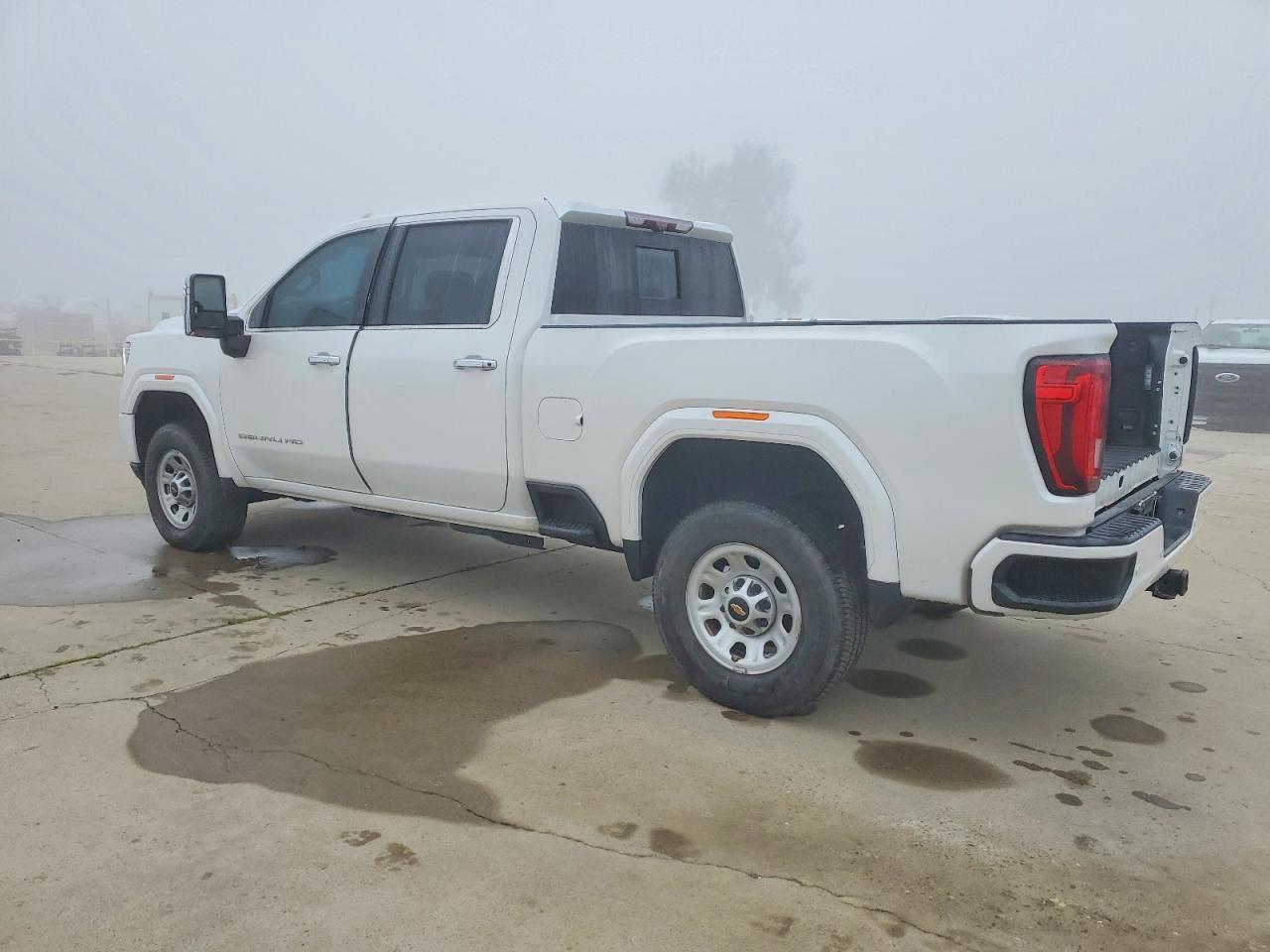 2022 GMC Sierra K2500 Denali - Image 2