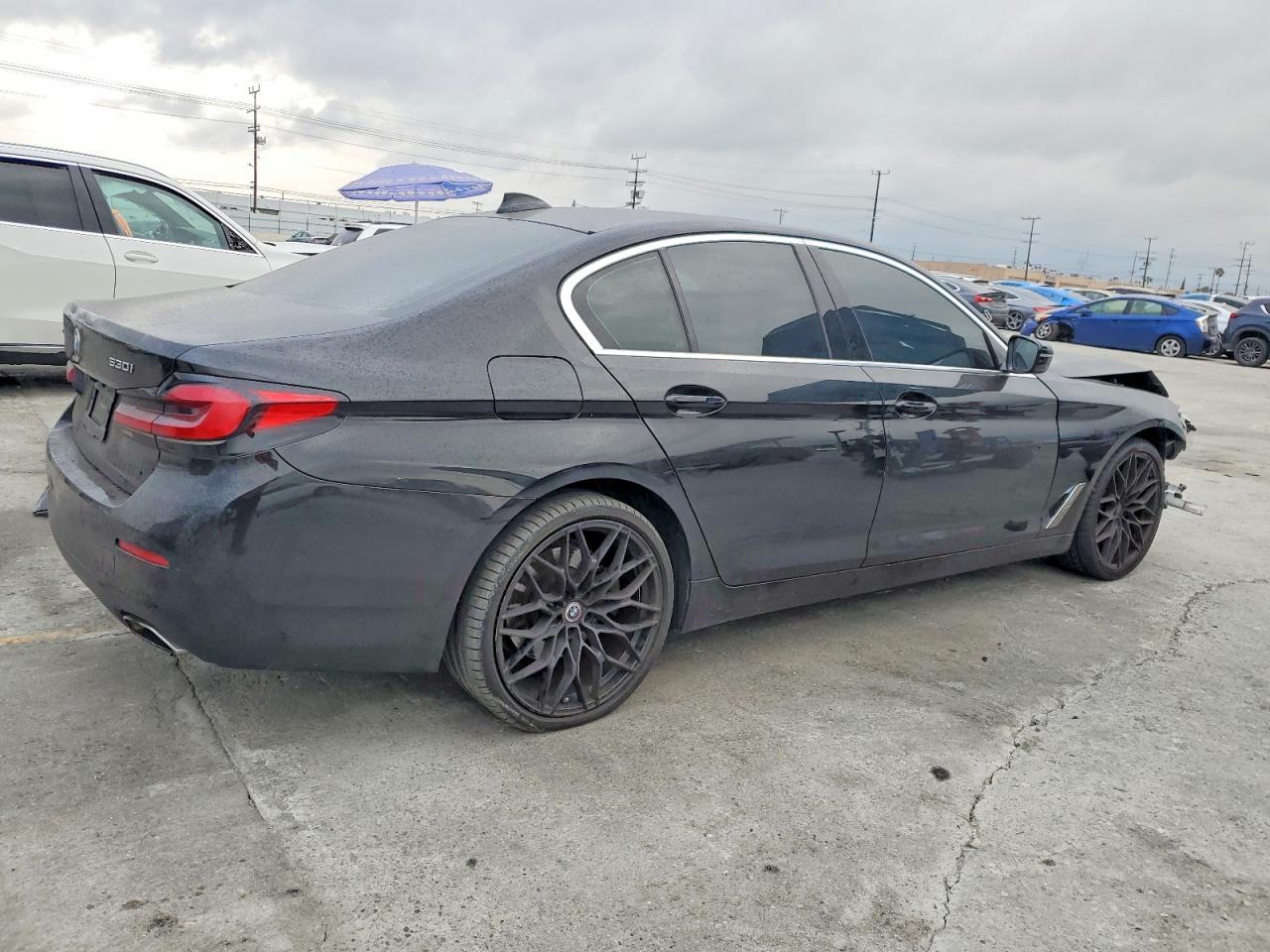 2021 BMW 530 Xi - Фото 3