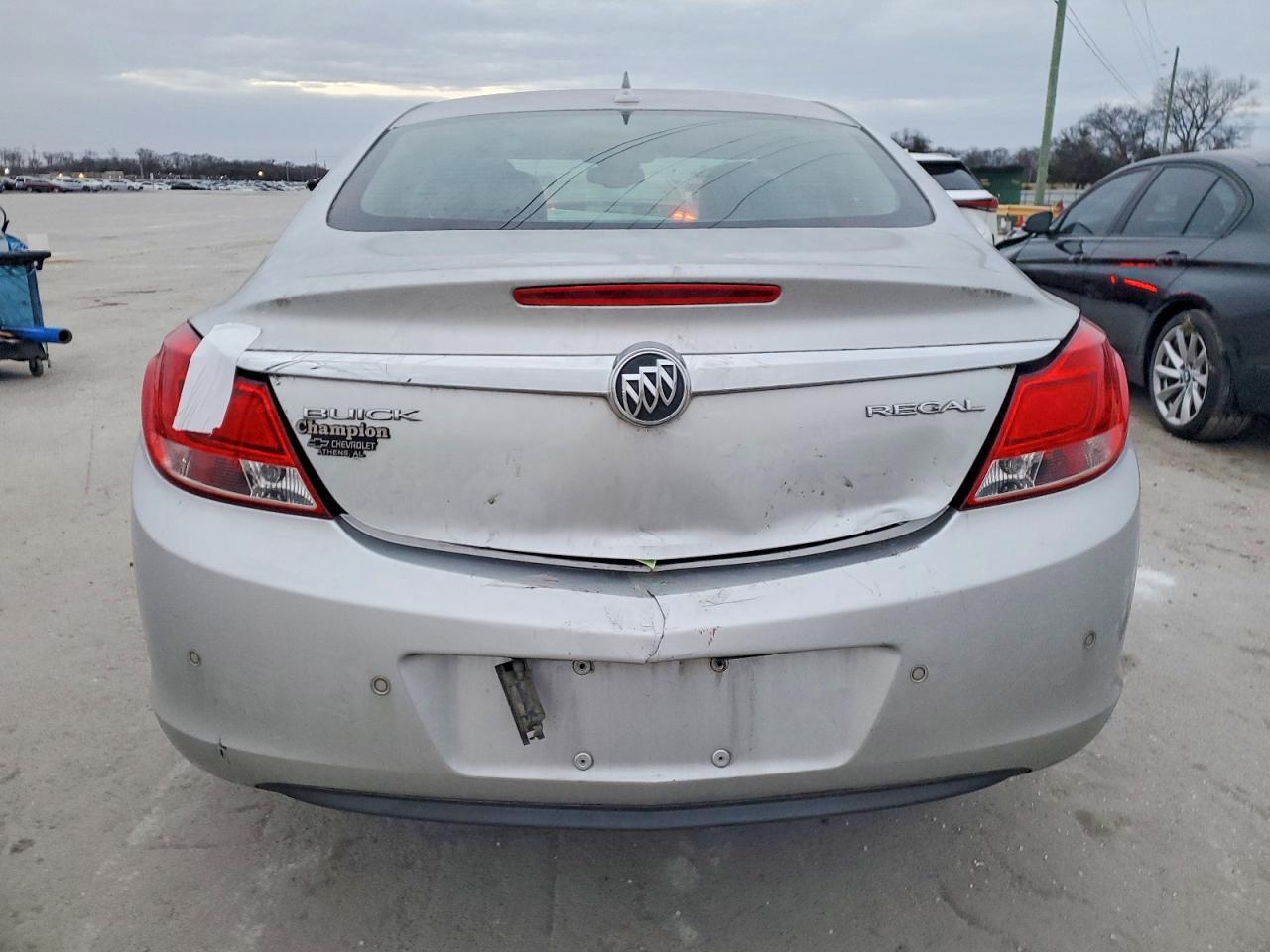 2012 Buick Regal Premium - Image 6