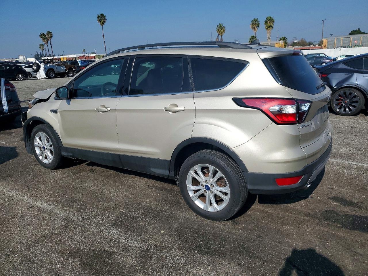2018 Ford Escape Se - Фото 2