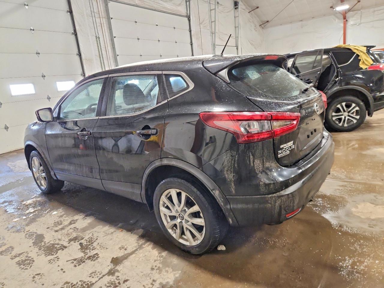 2021 Nissan Rogue Sport S - Фото 2