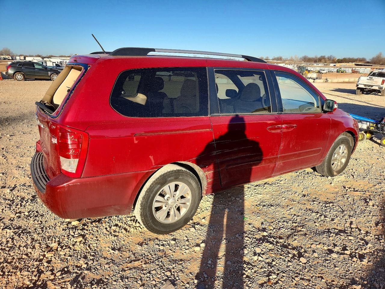 2012 Kia Sedona Lx - Image 3