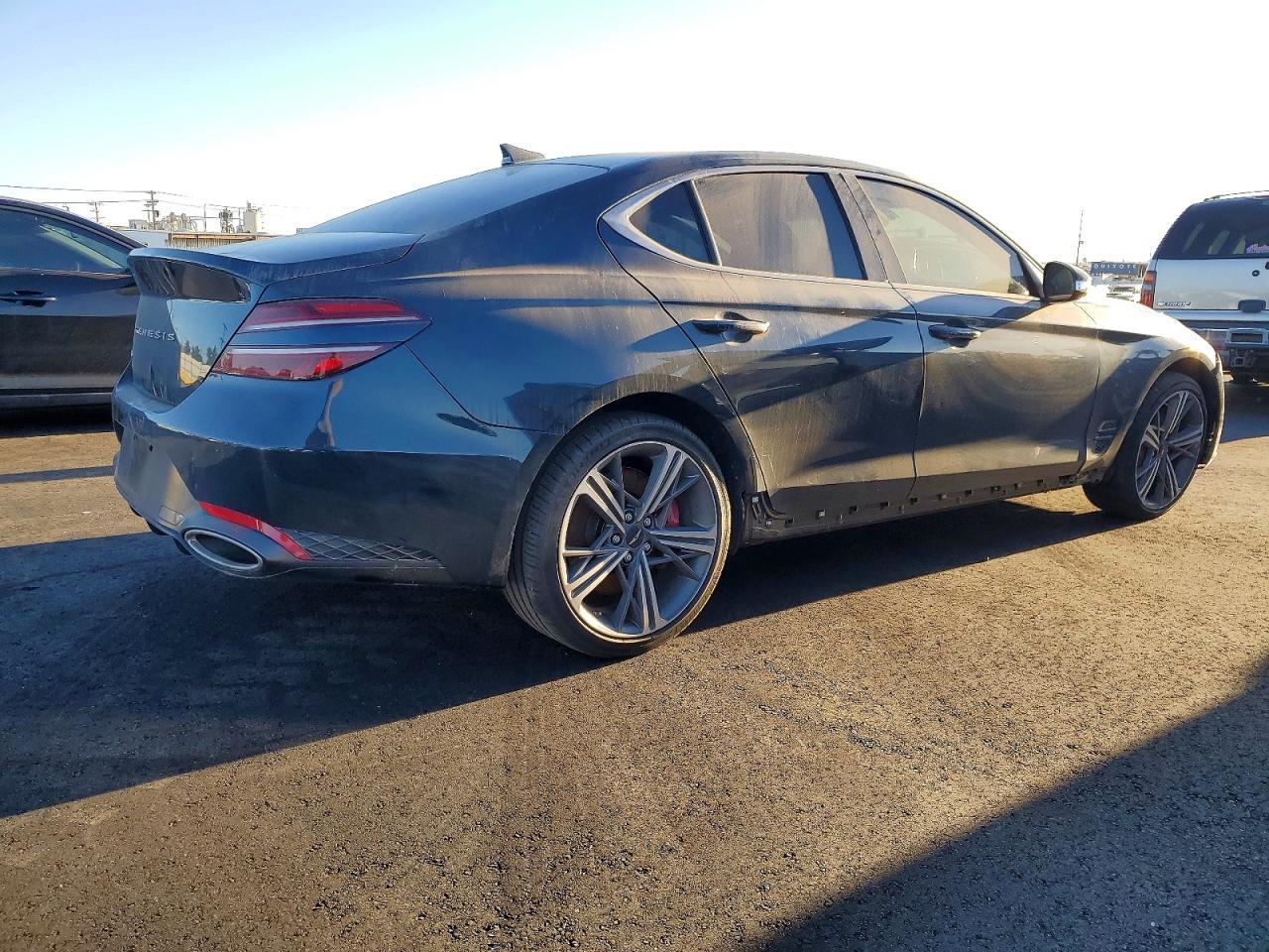 2025 Genesis G70 Base - Фото 3