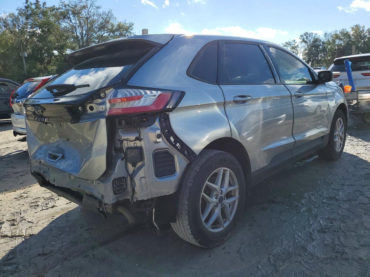 2021 Ford Edge Se - Image 3