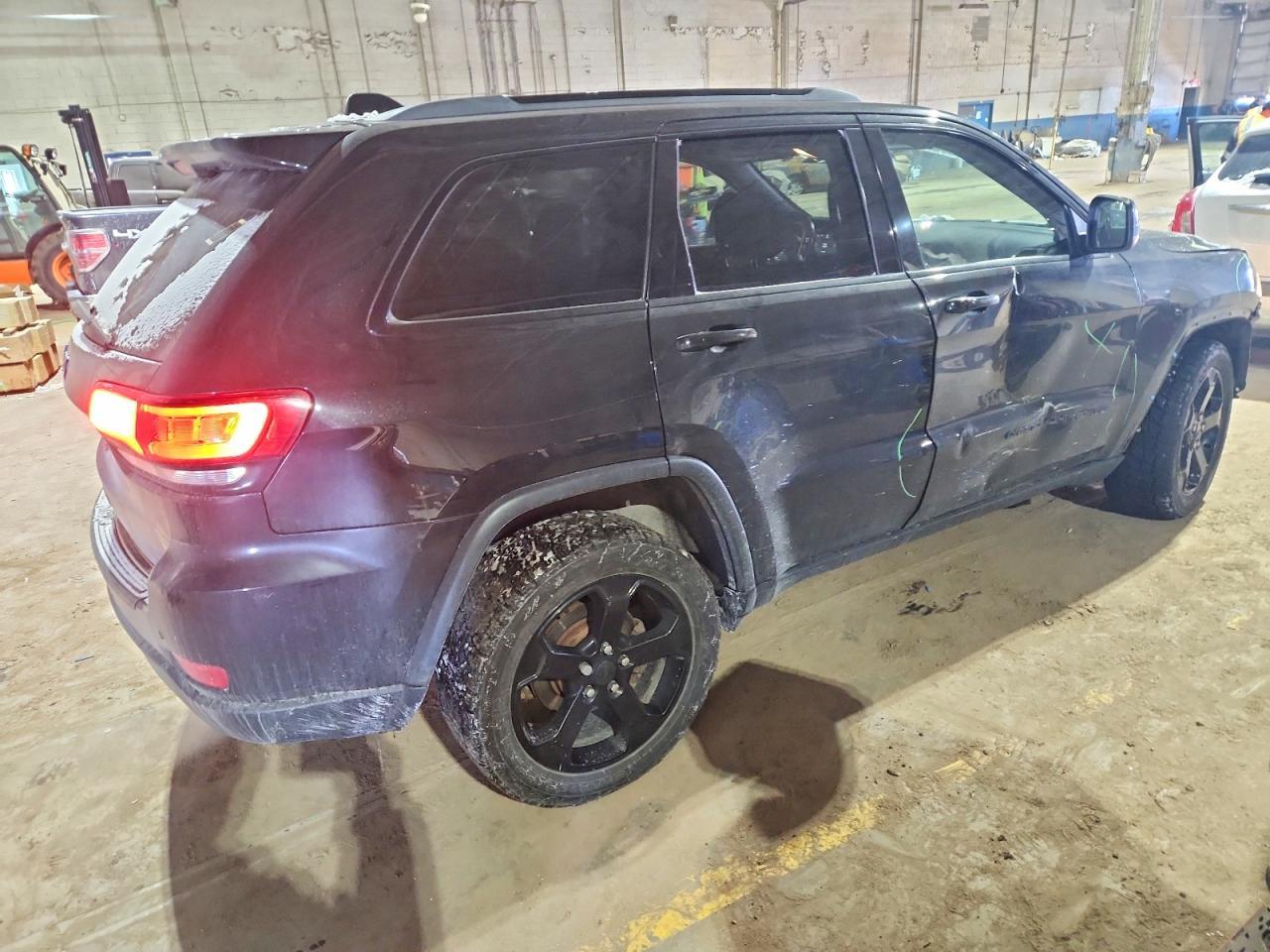 2018 Jeep Grand Cherokee Laredo - Image 3