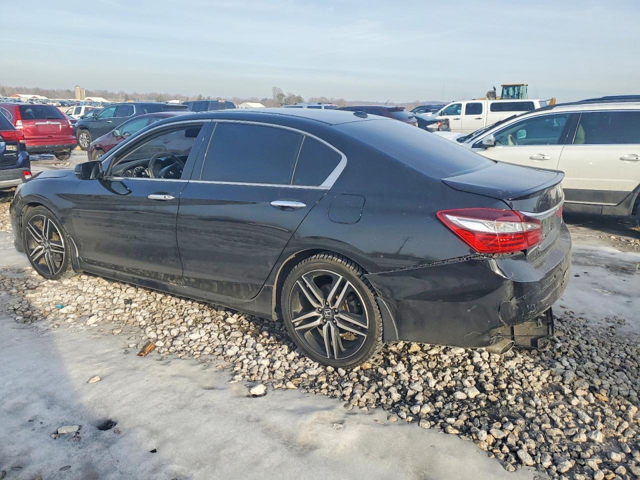 2016 Honda Accord Touring - Фото 2