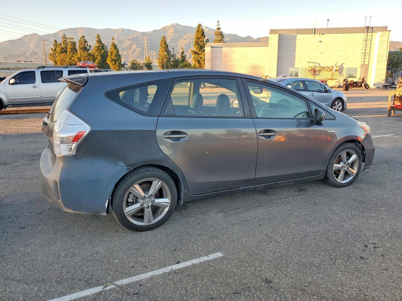 2012 Toyota Prius V - Фото 3